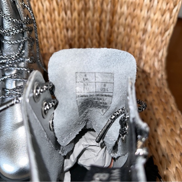 New Dr.Martens Silver Metallic Jadon Max - Picture 9 of 12